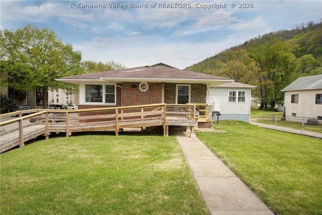 Property Photo:  303 Georges Drive  WV 25306 