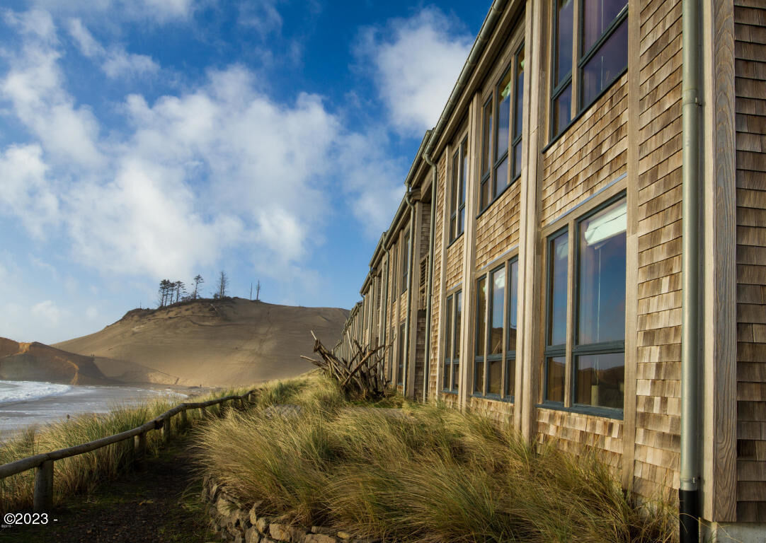 Property Photo: 33000 Cape Kiwanda Dr Unit 4, Wk 25 OR 97135