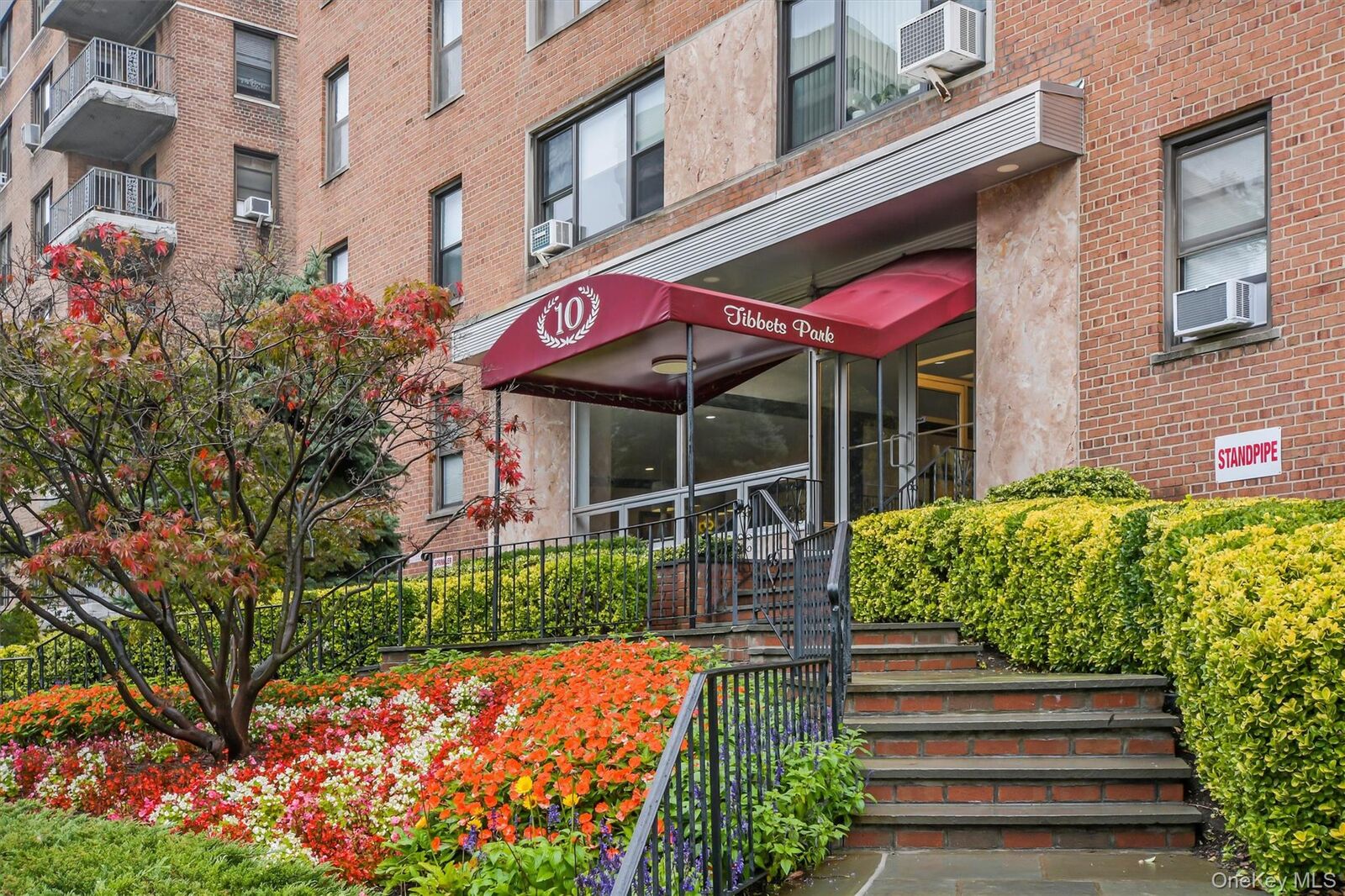 Property Photo: 10 N Broadway 1K NY 10601