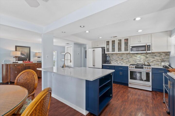 Property Photo: 4111 Sarasota Avenue FL 34234
