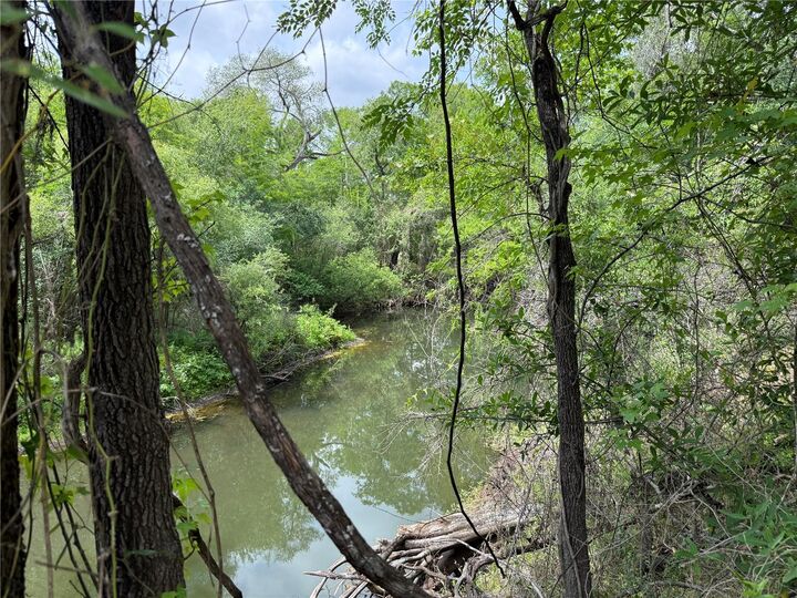 Property Photo:  3205 Park Dr  FL 33523 