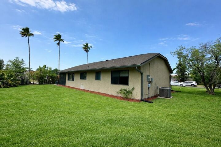 Property Photo:  6377 Myrtlewood Road  FL 34287 