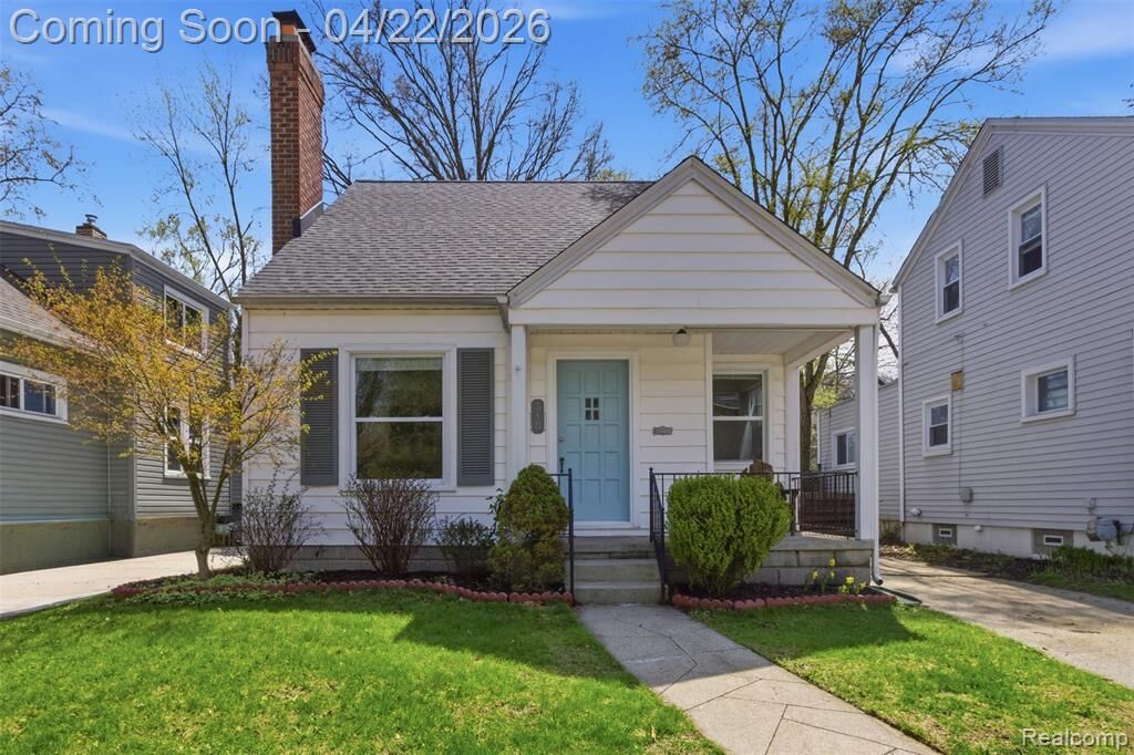 Property Photo:  310 E Oakridge Street  MI 48220 3700 