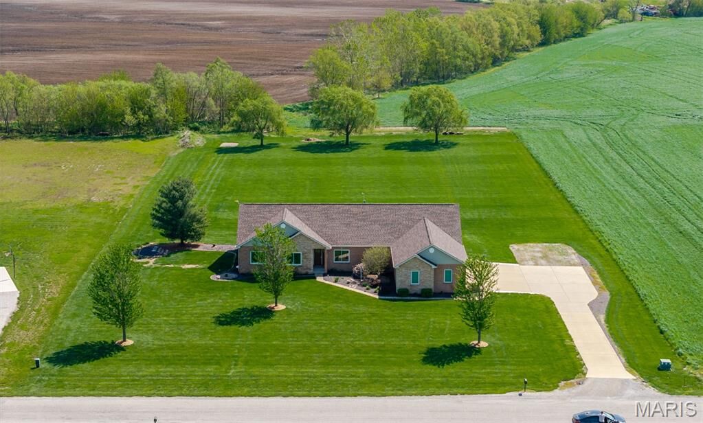 Property Photo: 1050 Buckeye Crossing IL 62249