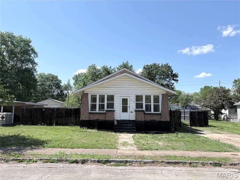 Property Photo:  704 Camilla Street  MO 63601 