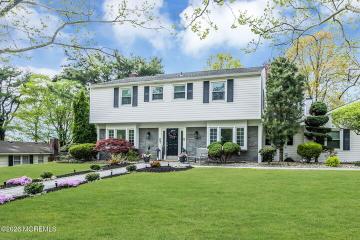 Property Photo:  7 Stratford Drive  NJ 08857 