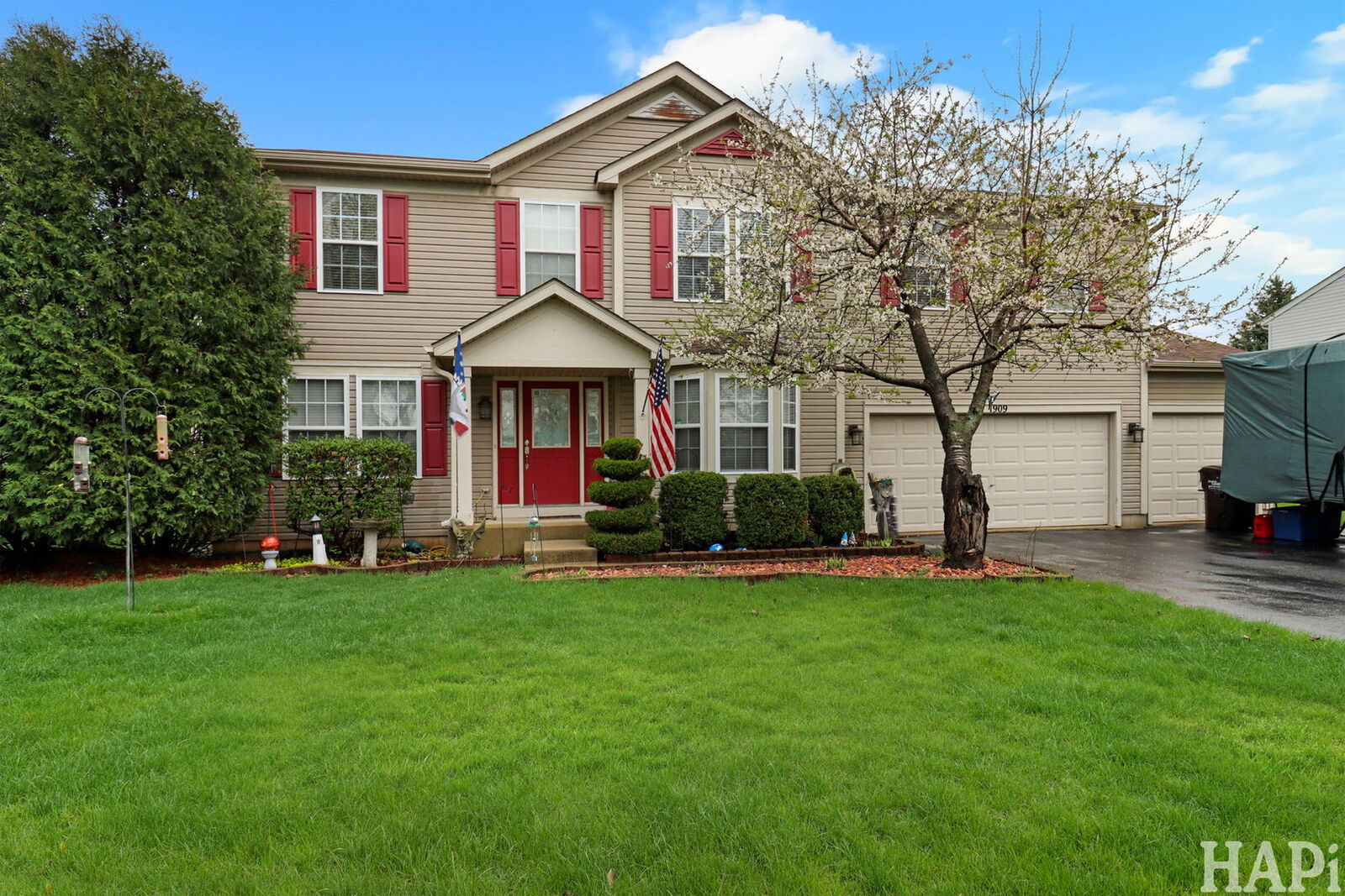 Property Photo:  1909 Hemlock Drive  IL 60050 