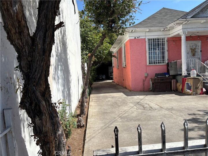 Property Photo:  115 E 36th  CA 90011 