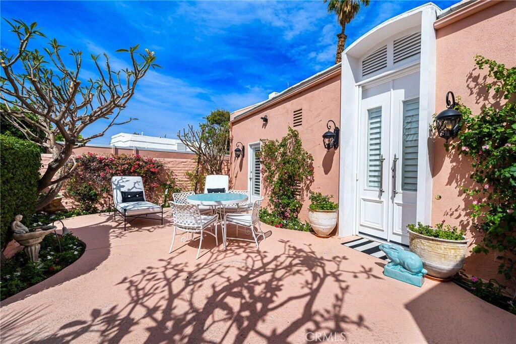 Property Photo:  47159 El Menara  CA 92260 