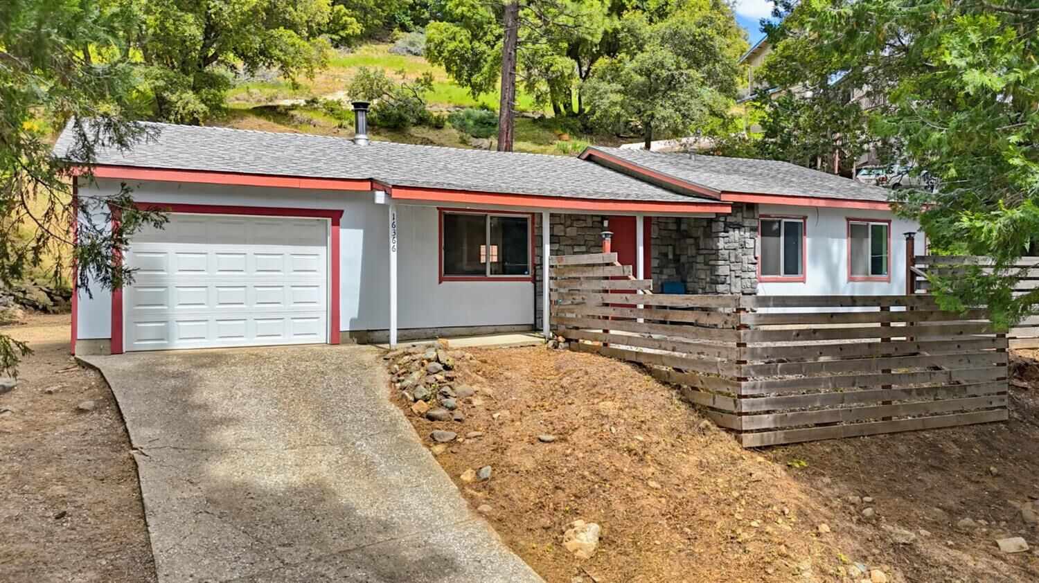 Property Photo:  16366 Banner Quaker Hill Road  CA 95959 