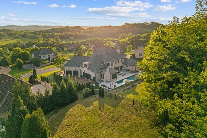 Property Photo:  672 Legends Crest Dr  TN 37069 