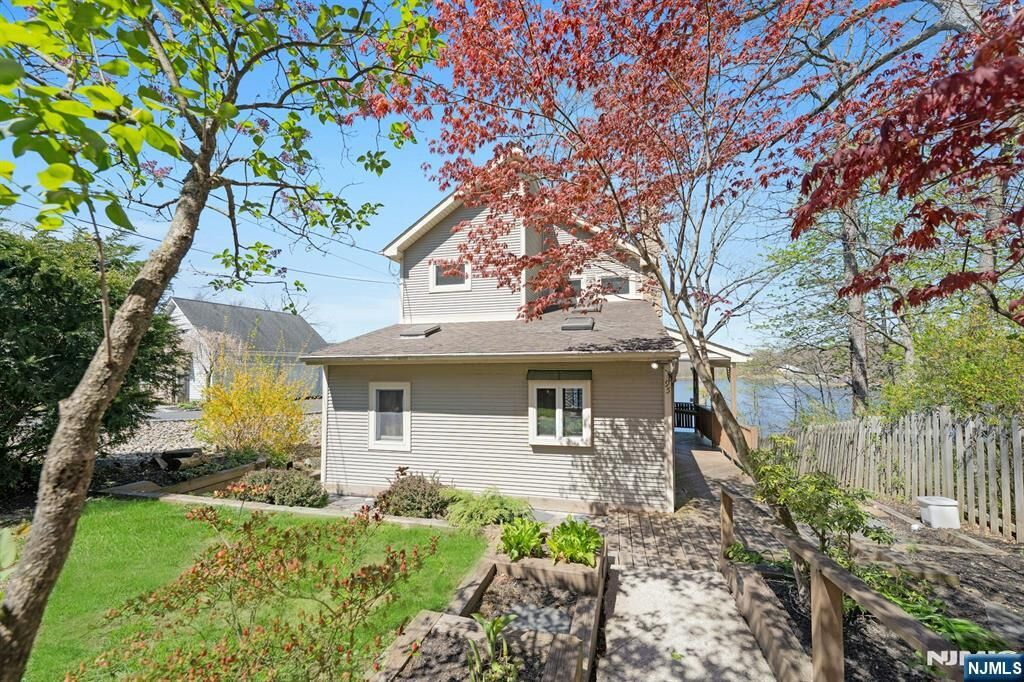 Property Photo:  95 Wildwood Road  NJ 07438 