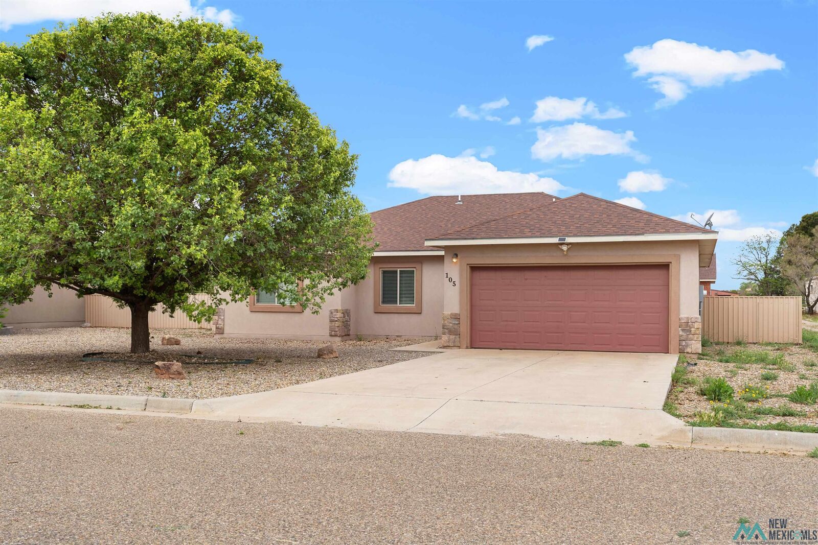 Property Photo:  105 N Ave R Avenue  NM 88130 