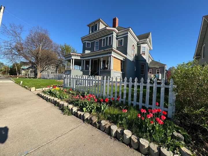 Property Photo:  1464 Minnehaha Ave W  MN 55104 