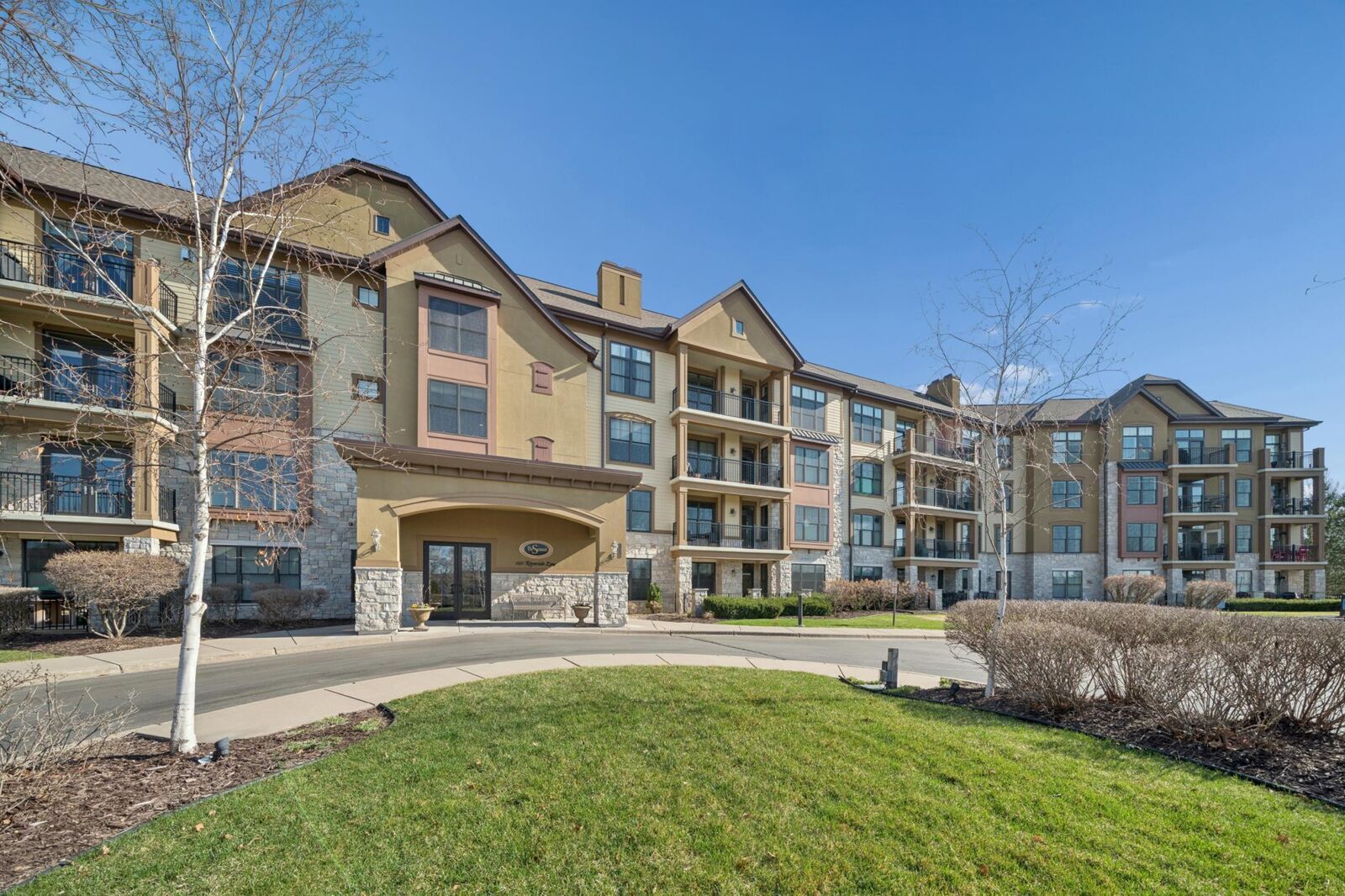 Property Photo:  1320 Riverside Lane 103  MN 55118 