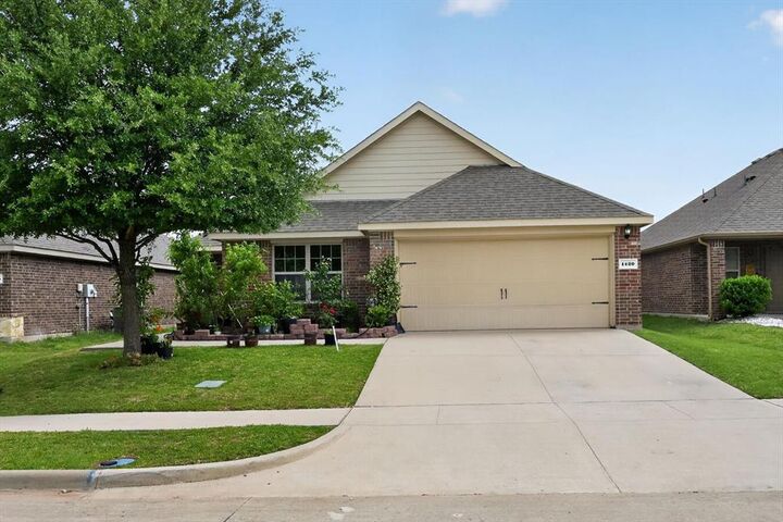 Property Photo:  1420 Arabella Avenue  TX 75126 