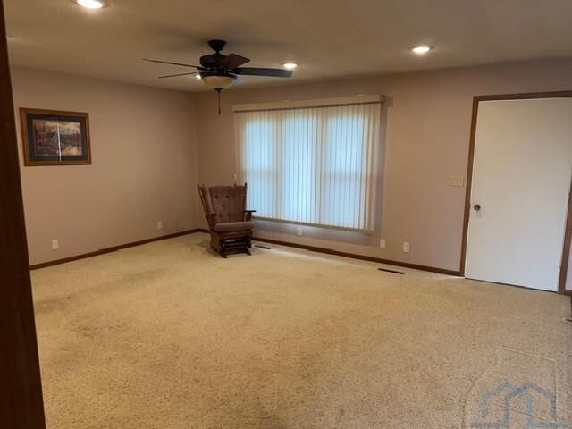 Property Photo:  101 East Fenton St  IA 51035 