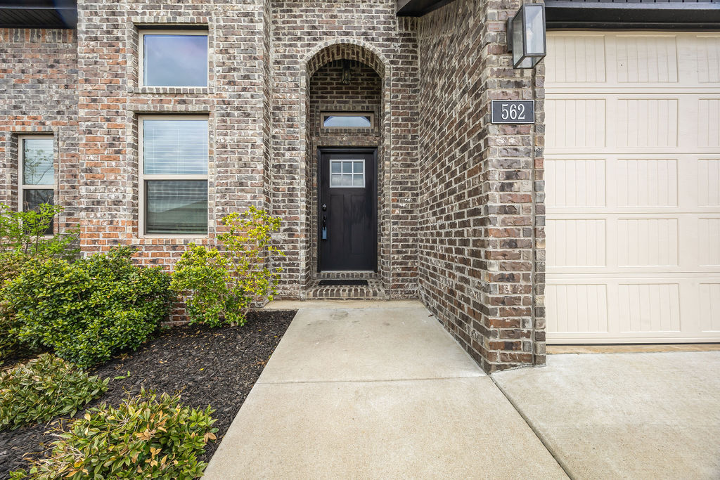 Property Photo:  562 N Drewrys Bluff Drive  AR 72704 