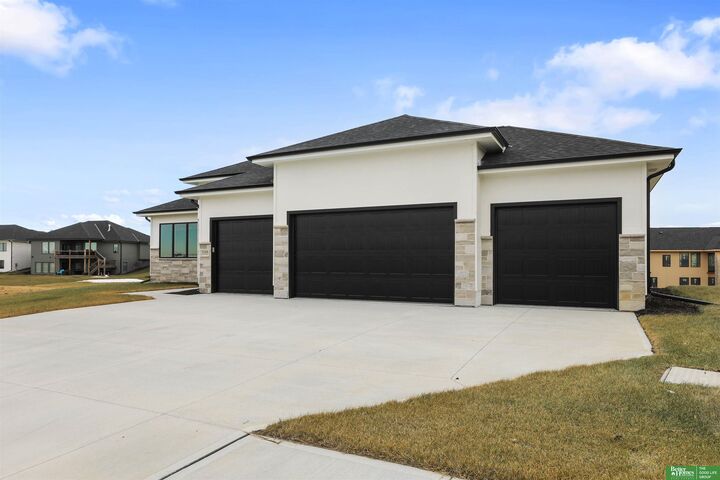 Property Photo:  5509 N 212th Avenue  NE 68022 