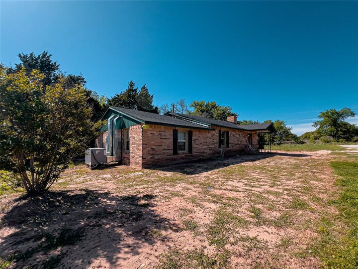 Property Photo:  23039 E County Road 1400 Road  OK 73005 