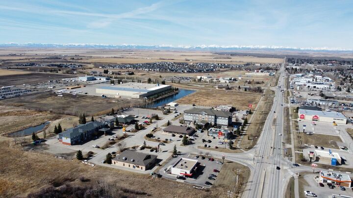 Property Photo: 1501 12 Avenue SE AB T2V 2B1