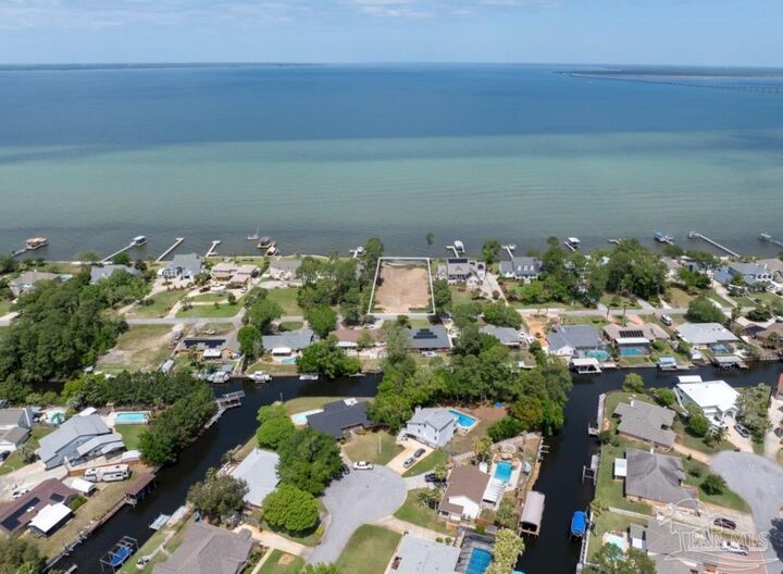 Property Photo:  2952 Coral Strip Pkwy  FL 32563 