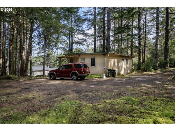 Property Photo:  83581 Woodland Ln  OR 97439 
