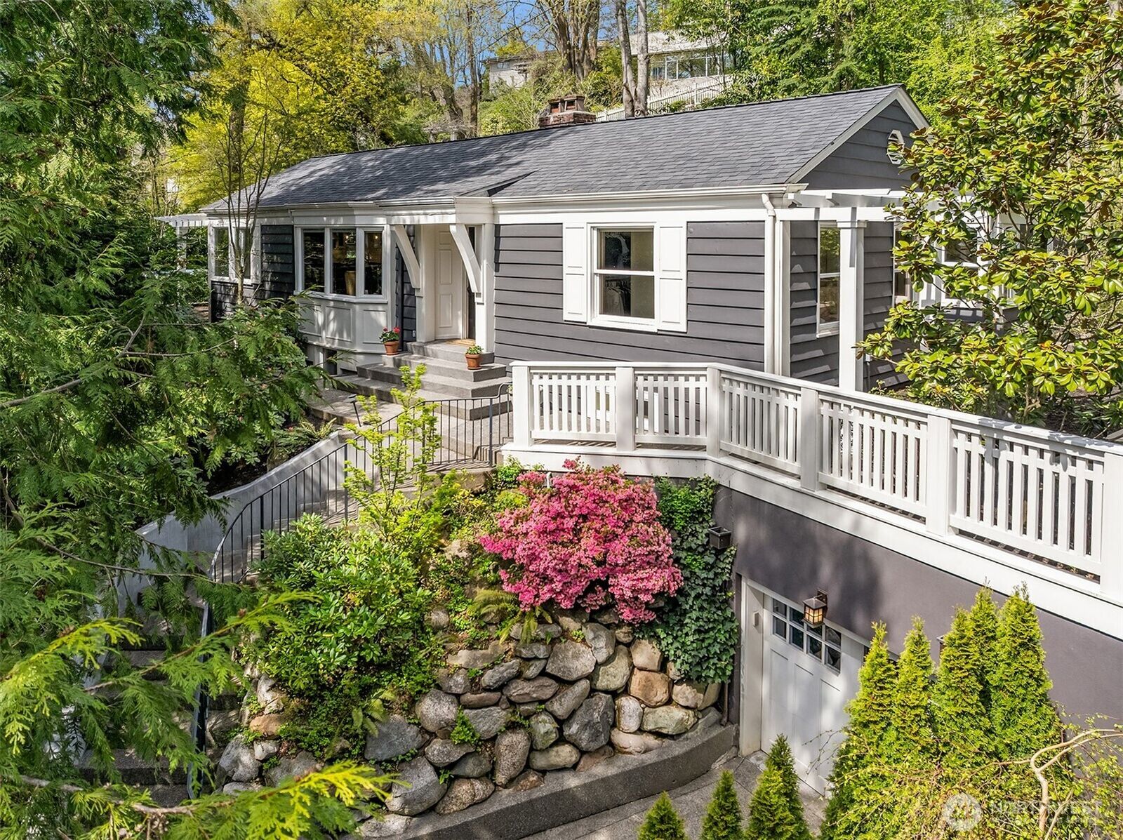 Property Photo:  502  Lake Washington Boulevard E  WA 98112 