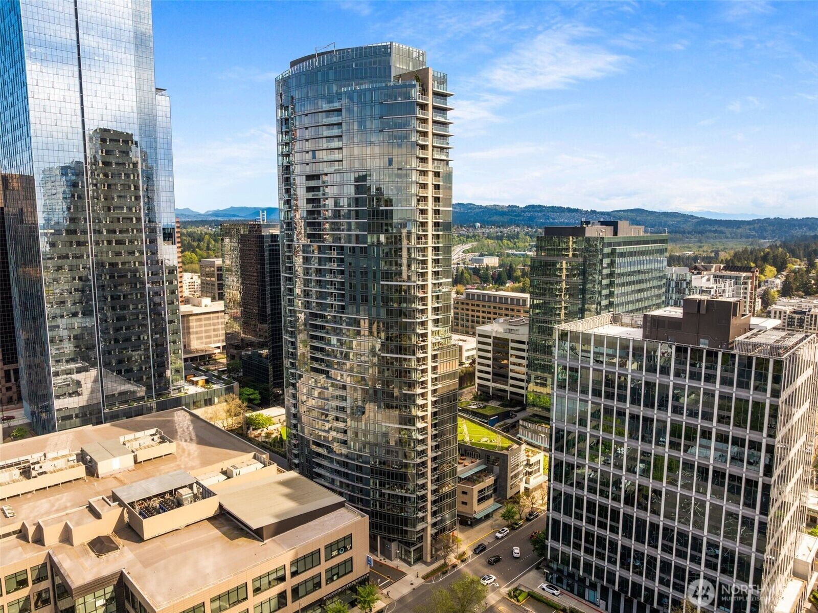 Property Photo:  500  106th Avenue NE 603  WA 98004 