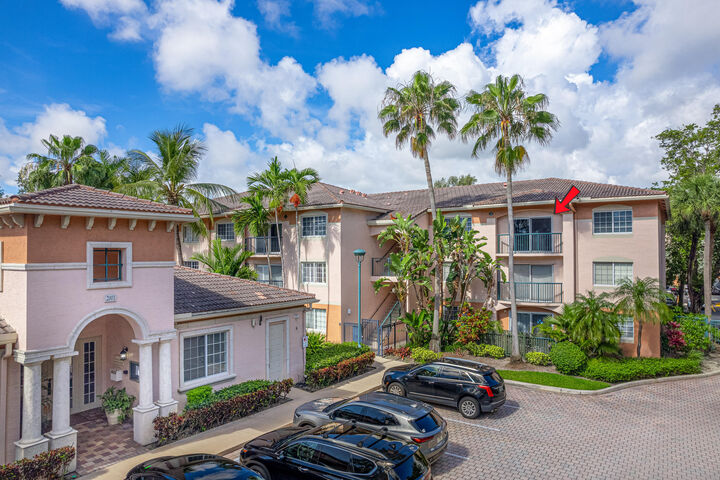 Property Photo:  2009 SE 10th Avenue 309  FL 33316 