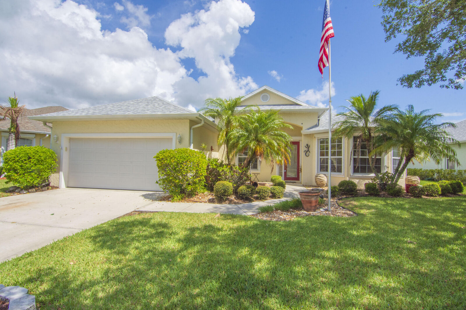Property Photo:  5370 E 1st Square SW  FL 32968 