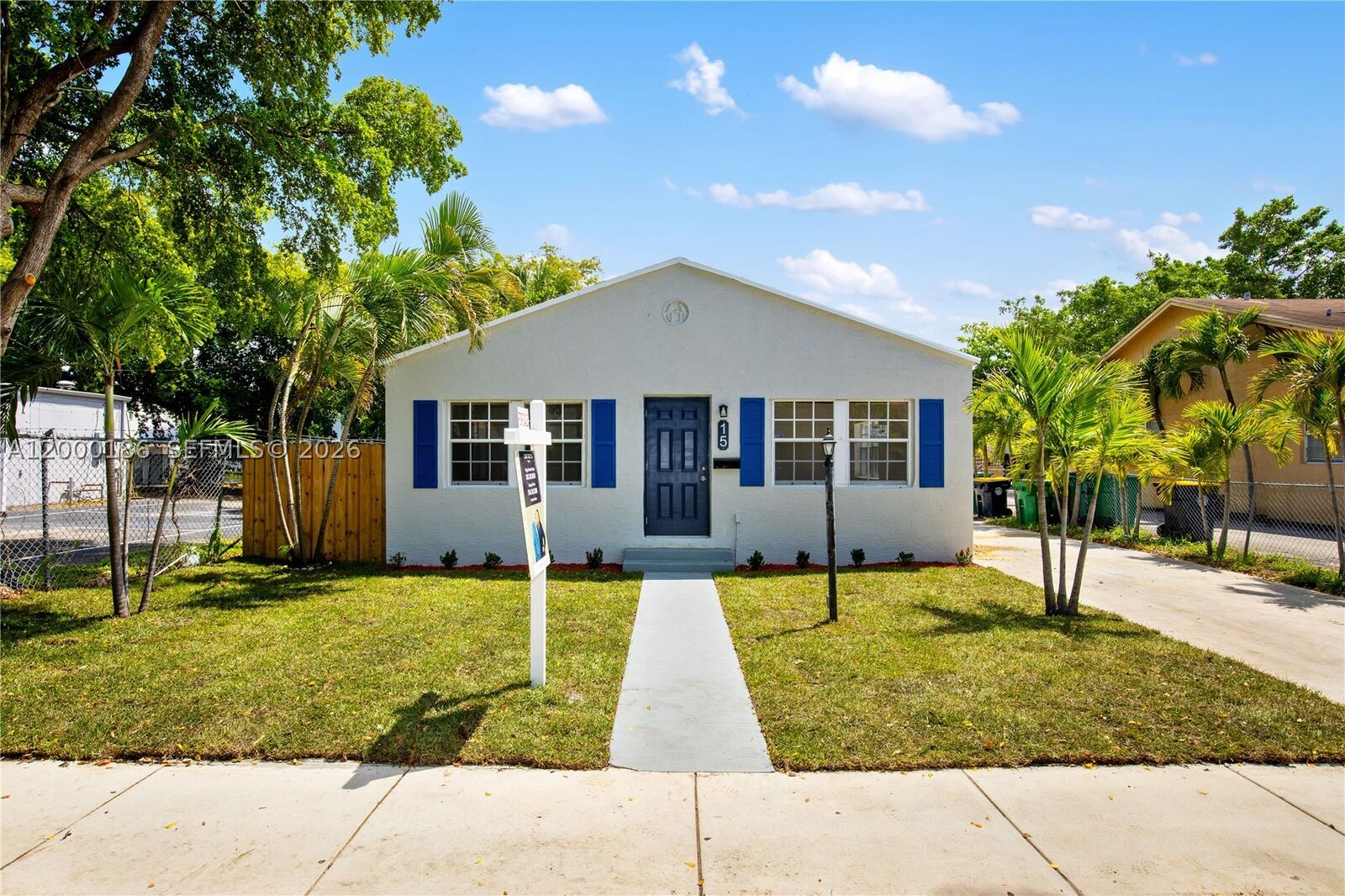 Property Photo: 15 SW 6th St FL 33004