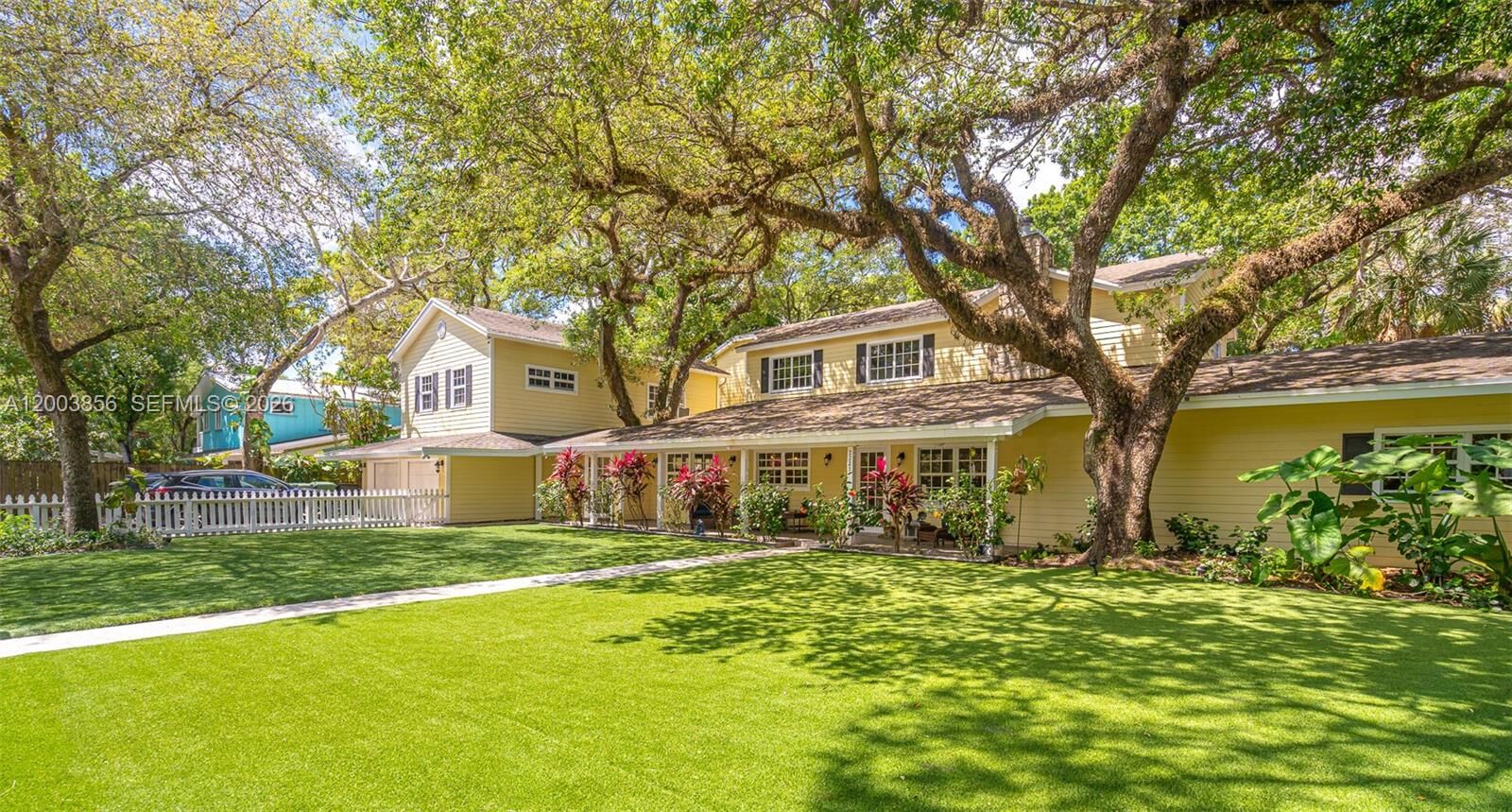 Property Photo:  2221 SW 28th Way  FL 33312 
