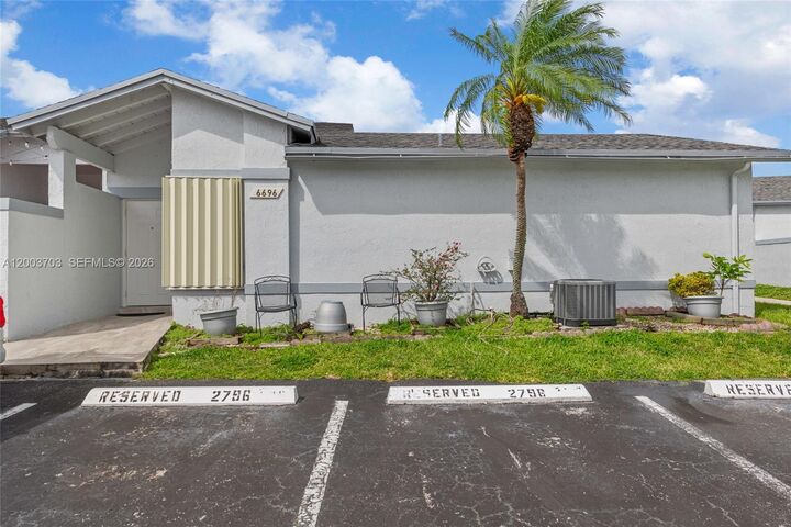 Property Photo: 6696 SW 152nd Pl 27-96 FL 33193