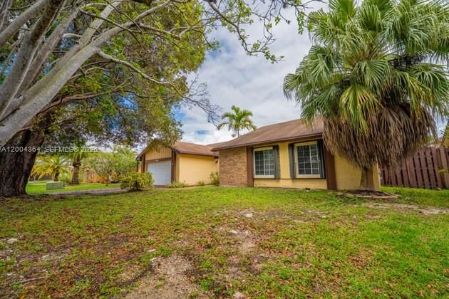 Property Photo:  5501 SW 147th Pl  FL 33185 