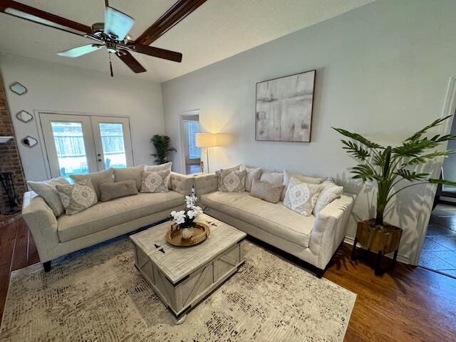 Property Photo:  1136 Wildemeadow  TX 77706 