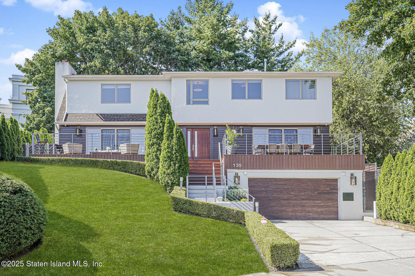 Property Photo:  135 Nixon Avenue  NY 10304 