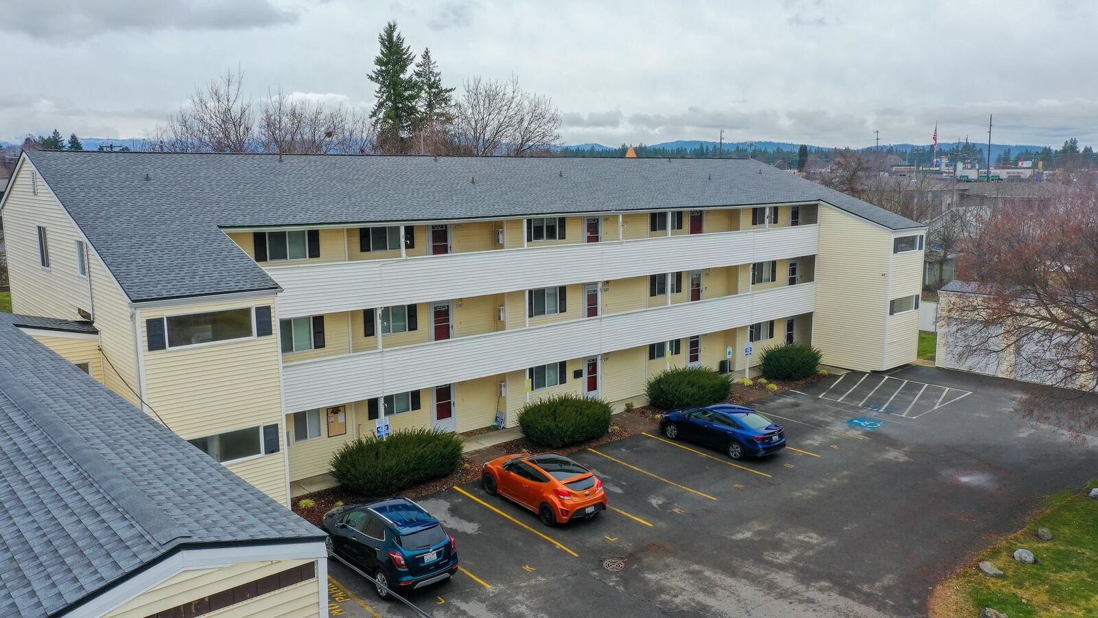 Property Photo:  222 N Hutchinson Rd 204  WA 99212 