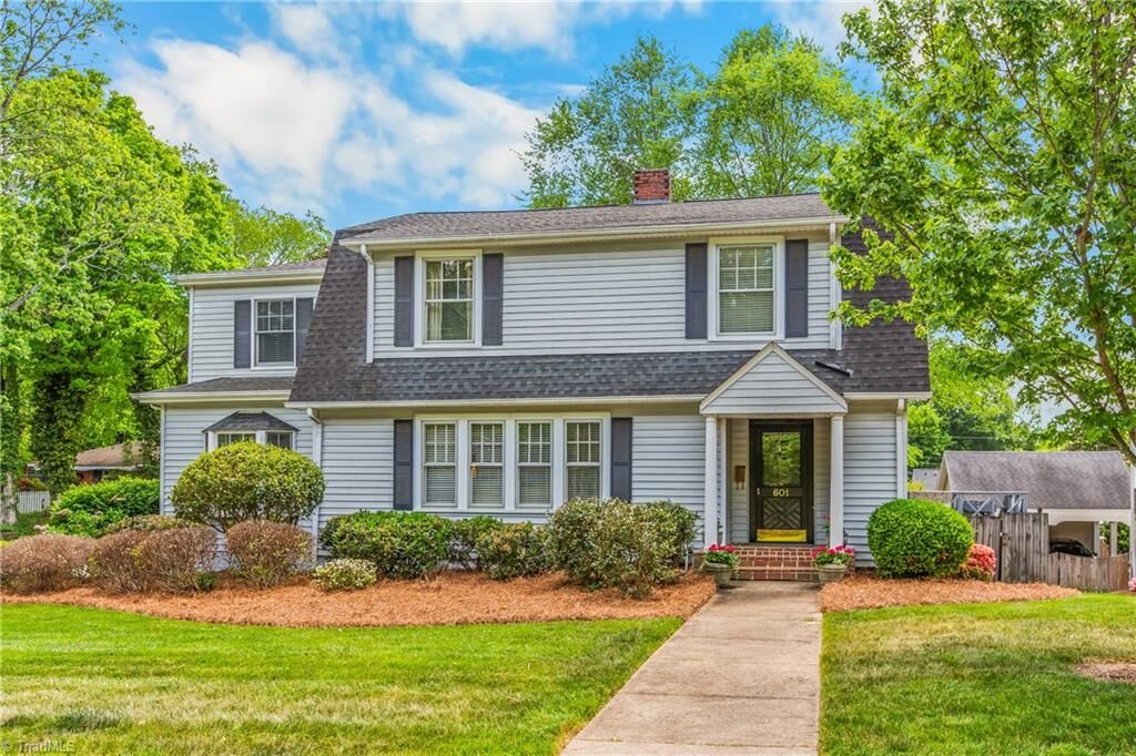 Property Photo:  601 Colonial Drive  NC 27262 