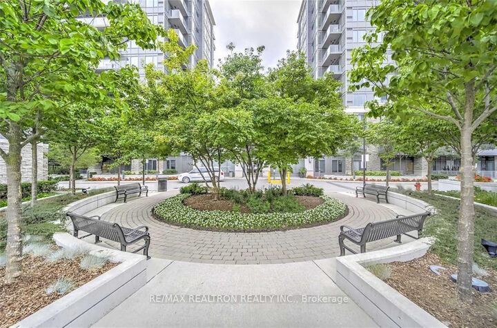 325 South Park Road 194 — photo 1