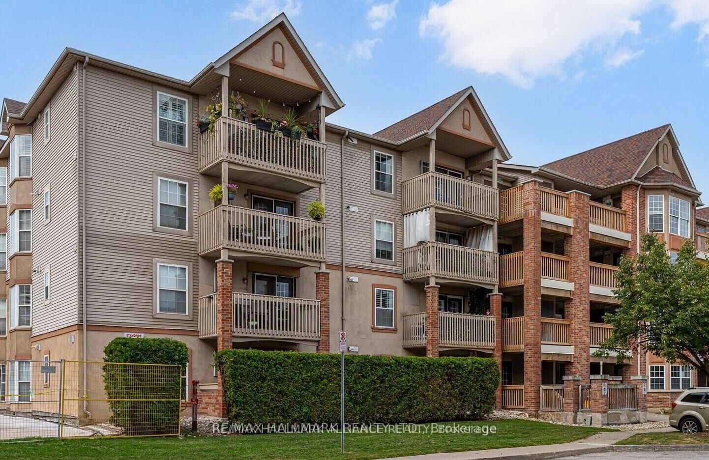 Property Photo: 4003 Kilmer Drive 312 ON L7M 4M1