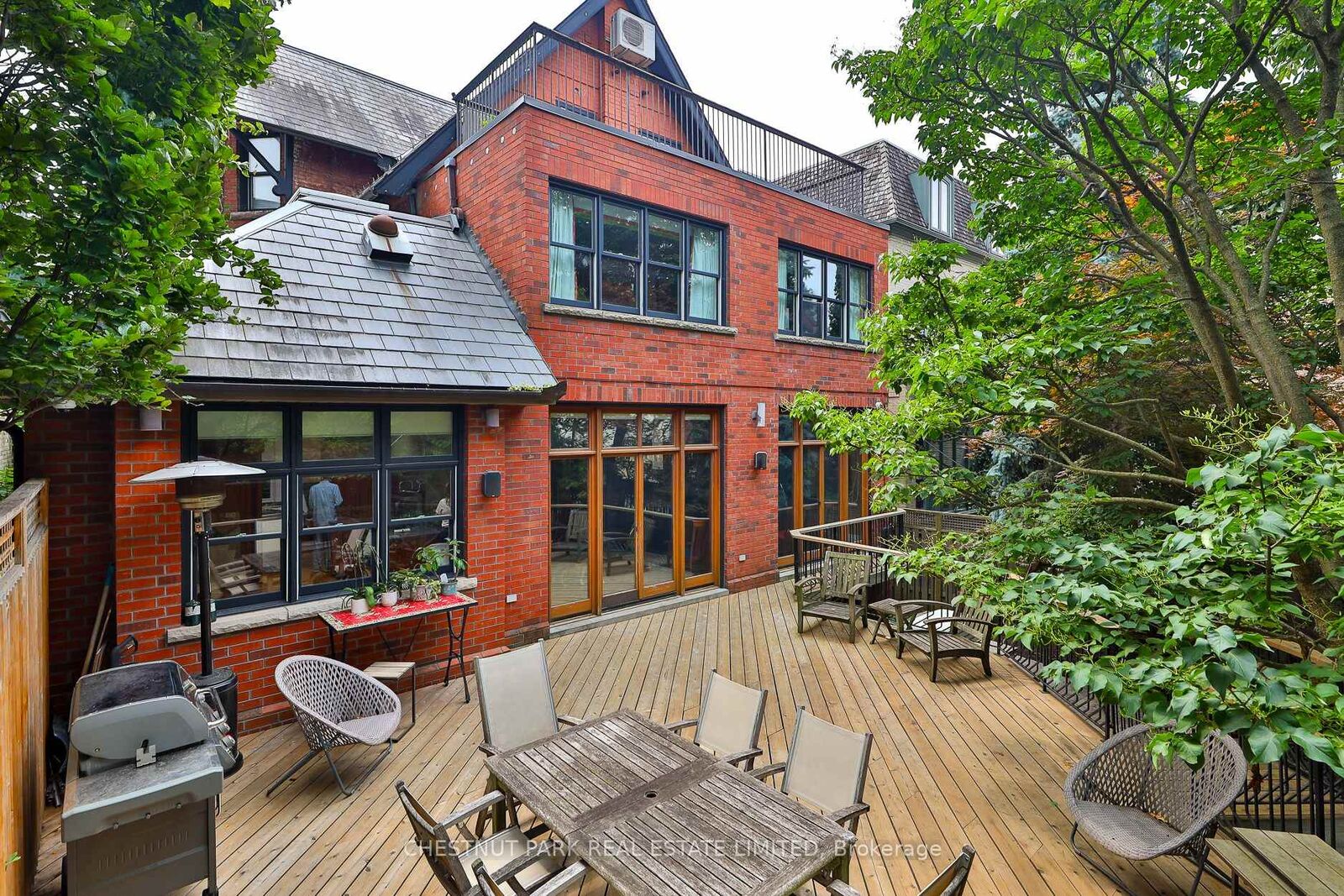 Property Photo:  46 Lowther Avenue  ON M5R 1C6 