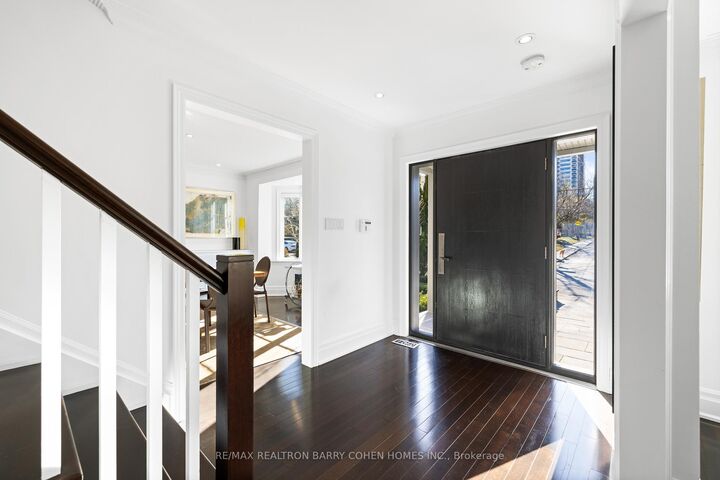Property Photo: 215 Lonsmount Drive ON M5P 2Y6