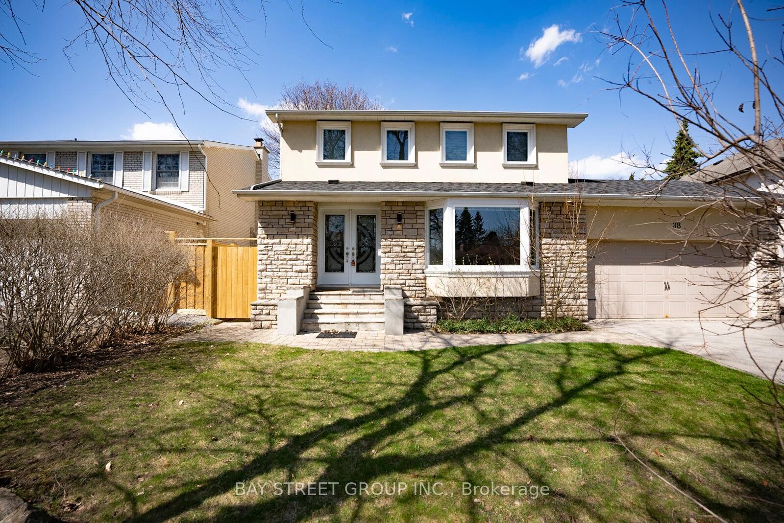 Property Photo: 38 Foursome Crescent ON M2P 1W3