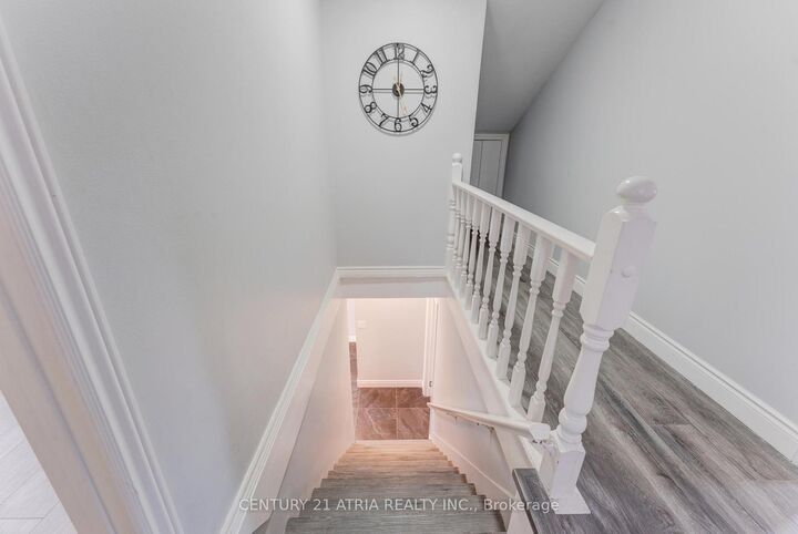 Property Photo:  132 Waterloo Street N  ON N3H 1M8 