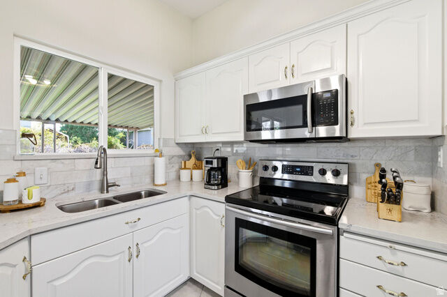Property Photo: 336 E 6310 S UT 84107