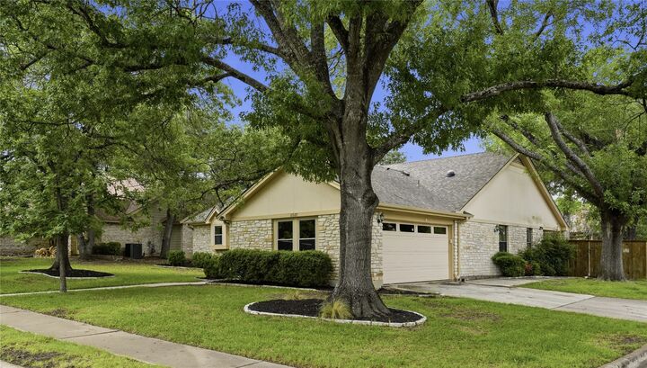Property Photo:  11522 Antigua Drive  TX 78759 