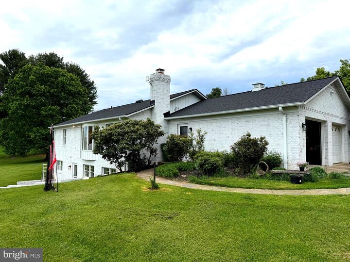 Property Photo:  16045 Hamilton Station Road  VA 20197 