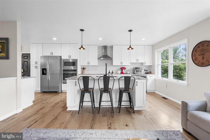 Property Photo:  16045 Hamilton Station Road  VA 20197 