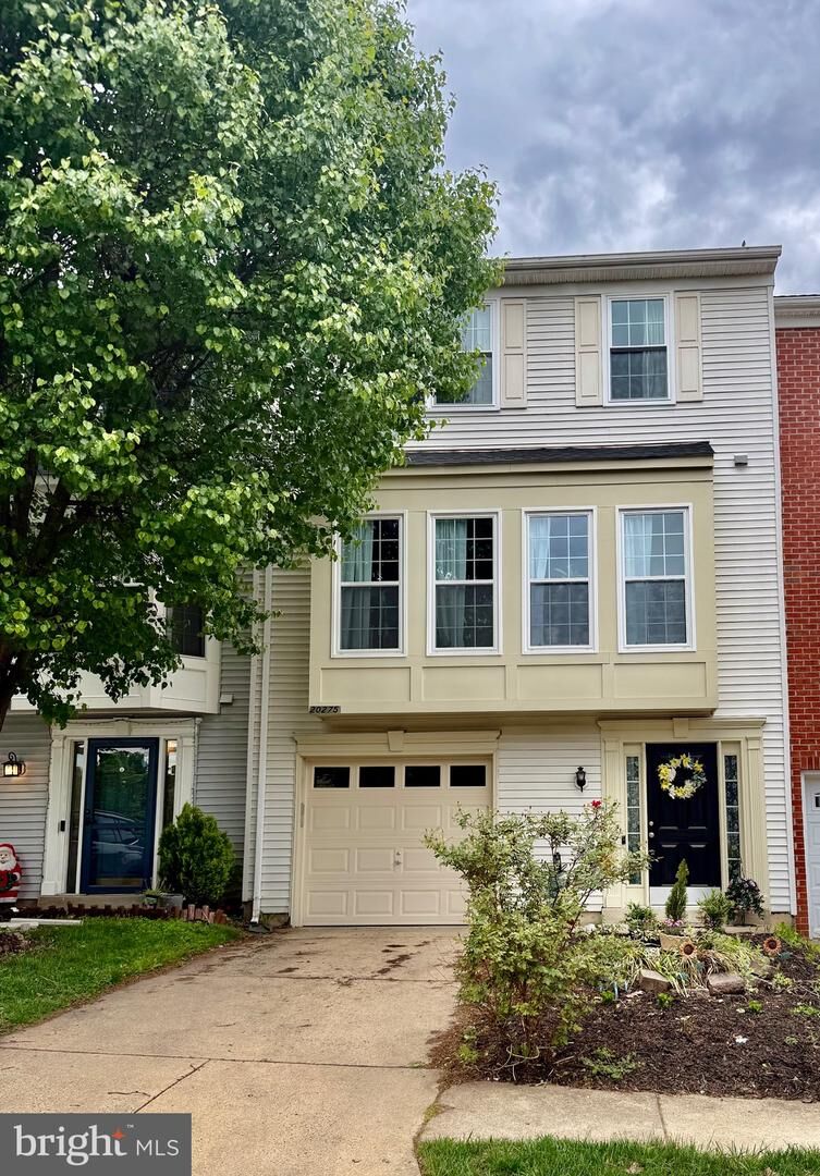 Property Photo:  20275 Glenrobin Terrace  VA 20147 